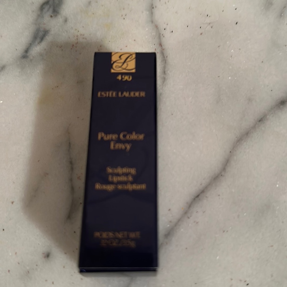 Estée Lauder pure color envy lipstick